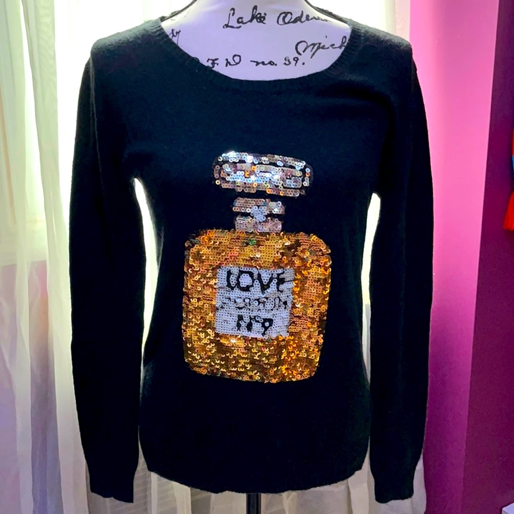 Black Sweat with “Love Potion N°9” design